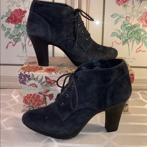 Bandolino Navy Bootie 8.5 Women’s